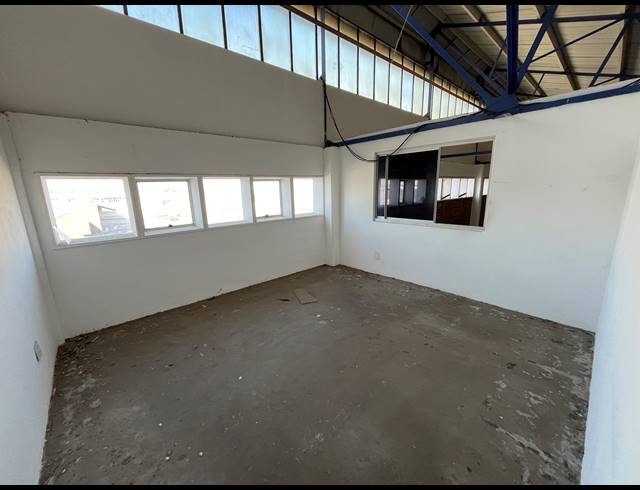 650M² WAREHOUSE TO LET IN PAARDEN EILAND